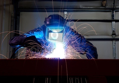 Trabajador en industria metalúrgica